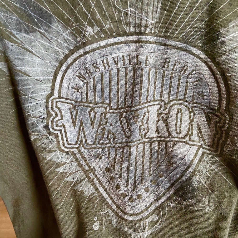 Tee shirt